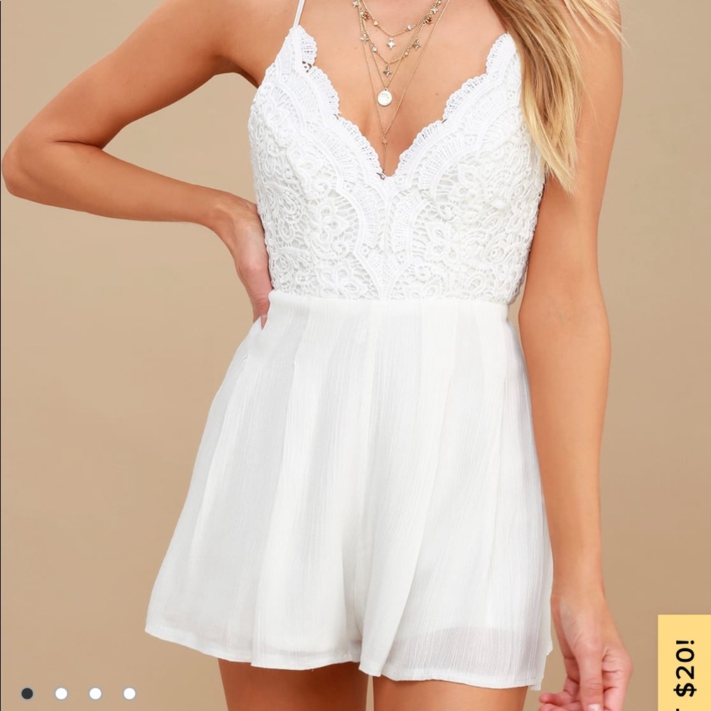 NWT: White lace LULUS romper!